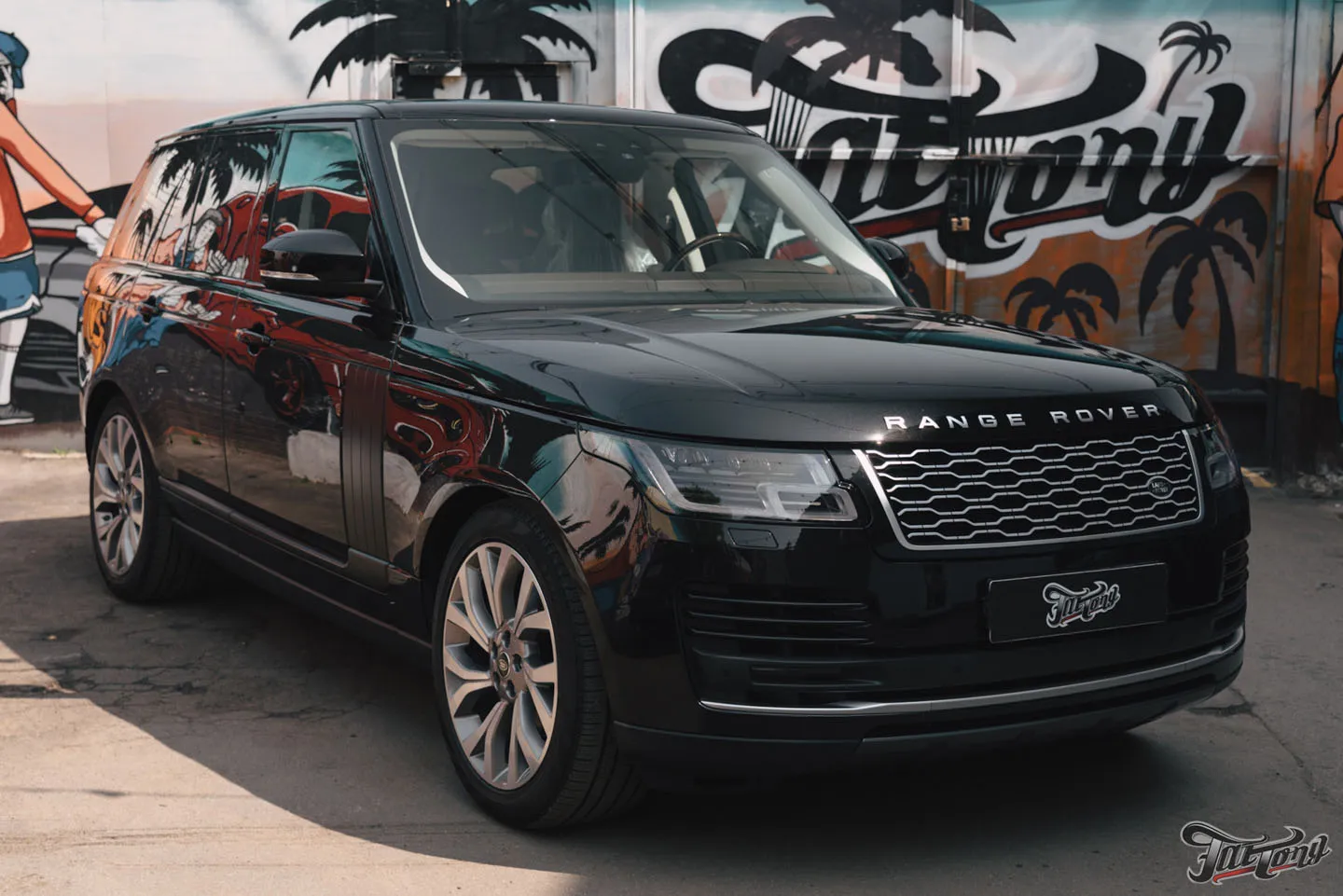 Детейлинг-мойка и керамика пленки на Range Rover. Как выглядит результат регулярного ухода за автомобилем?